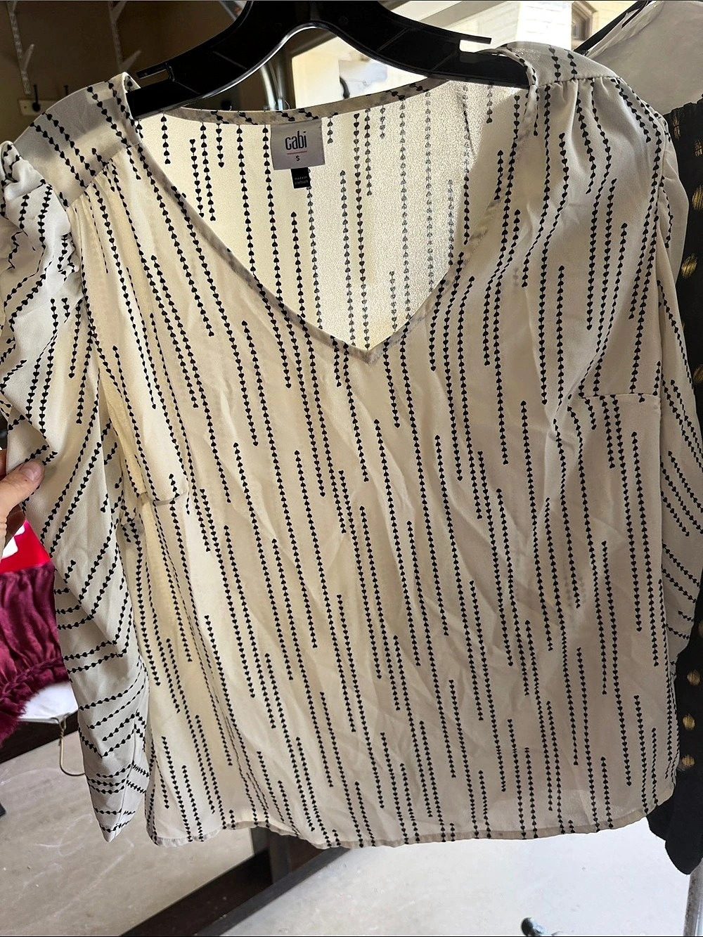 Cabi Printed Short Sleeve Blouse in White & Black Size Small